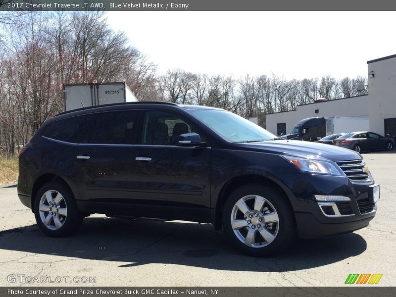 Blue Velvet Metallic / Ebony 2017 Chevrolet Traverse LT AWD