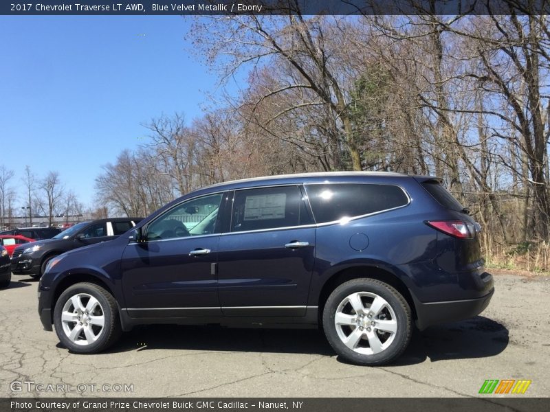 Blue Velvet Metallic / Ebony 2017 Chevrolet Traverse LT AWD