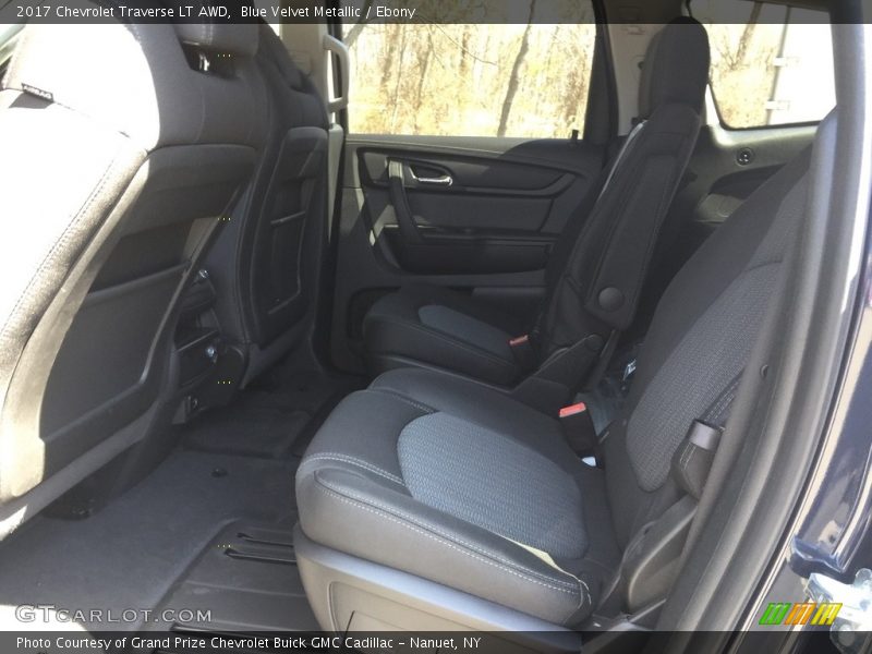 Blue Velvet Metallic / Ebony 2017 Chevrolet Traverse LT AWD