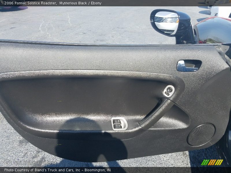 Mysterious Black / Ebony 2006 Pontiac Solstice Roadster