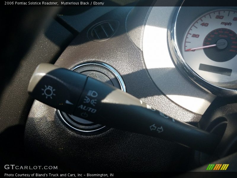 Mysterious Black / Ebony 2006 Pontiac Solstice Roadster