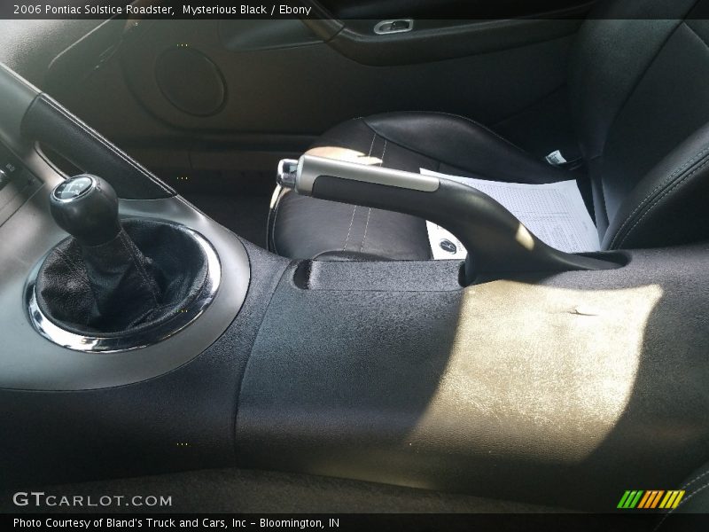 Mysterious Black / Ebony 2006 Pontiac Solstice Roadster