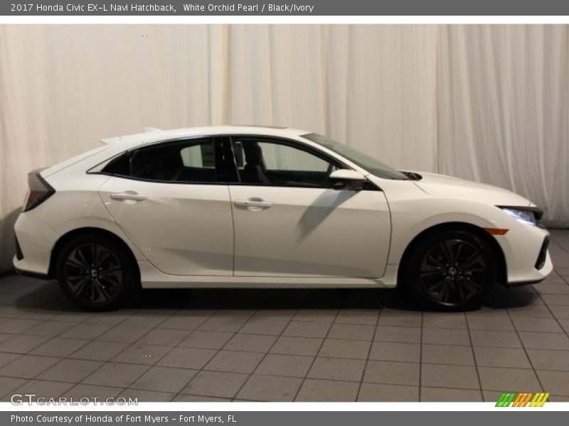 White Orchid Pearl / Black/Ivory 2017 Honda Civic EX-L Navi Hatchback