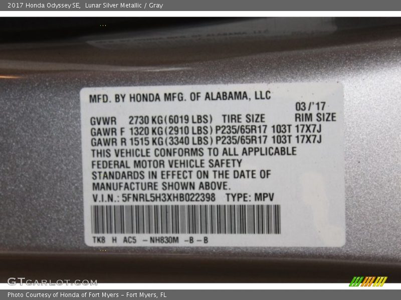 Lunar Silver Metallic / Gray 2017 Honda Odyssey SE