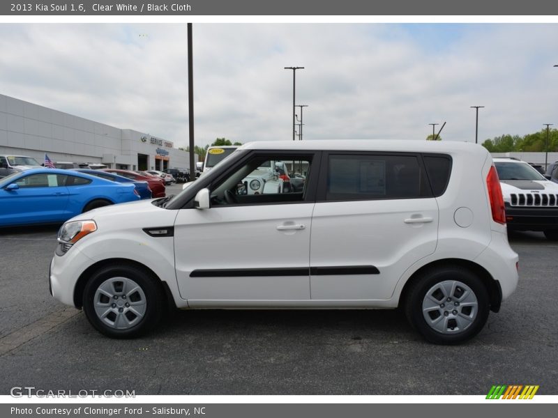 Clear White / Black Cloth 2013 Kia Soul 1.6