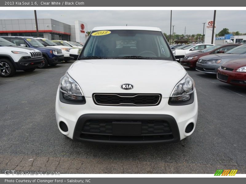 Clear White / Black Cloth 2013 Kia Soul 1.6