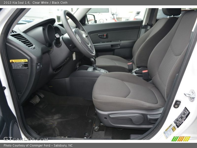 Clear White / Black Cloth 2013 Kia Soul 1.6