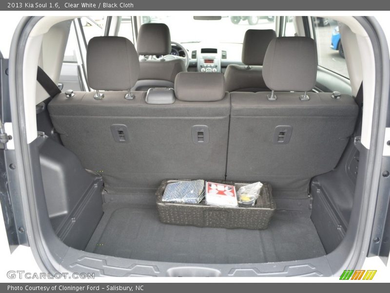 Clear White / Black Cloth 2013 Kia Soul 1.6