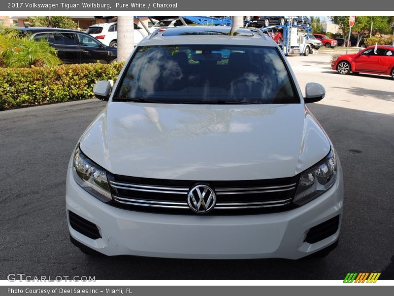 Pure White / Charcoal 2017 Volkswagen Tiguan Wolfsburg