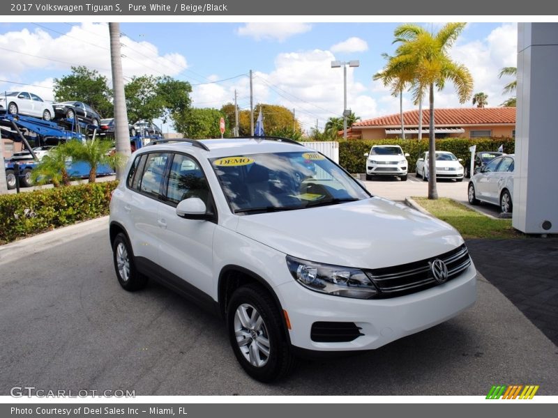 Pure White / Beige/Black 2017 Volkswagen Tiguan S