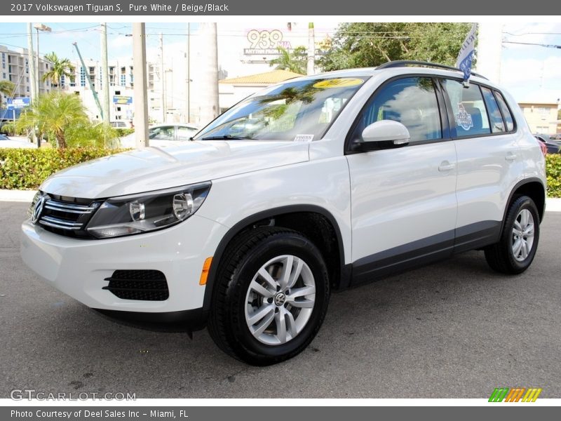 Pure White / Beige/Black 2017 Volkswagen Tiguan S