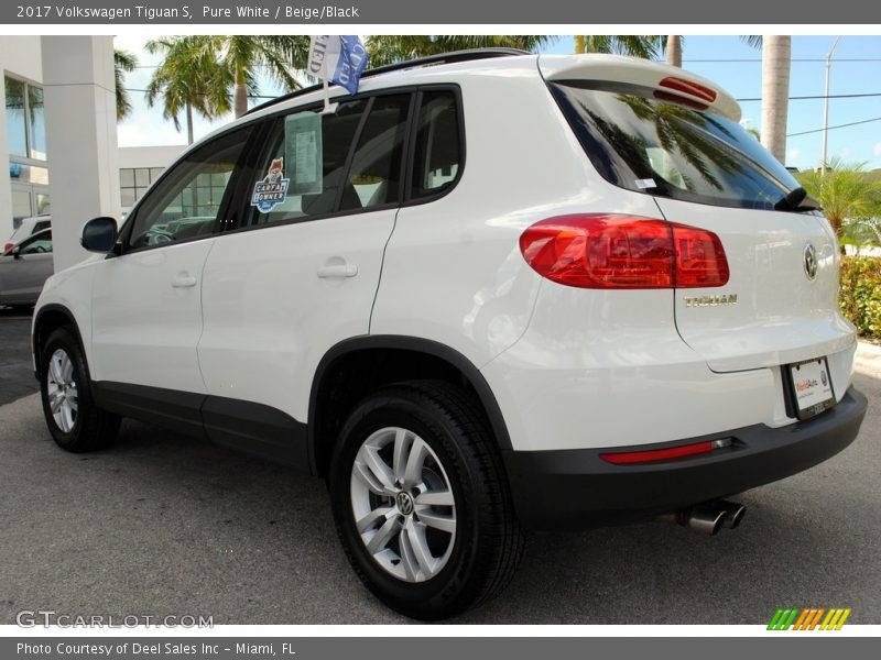 Pure White / Beige/Black 2017 Volkswagen Tiguan S