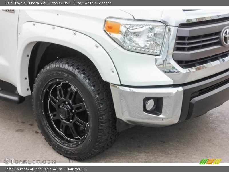 Super White / Graphite 2015 Toyota Tundra SR5 CrewMax 4x4