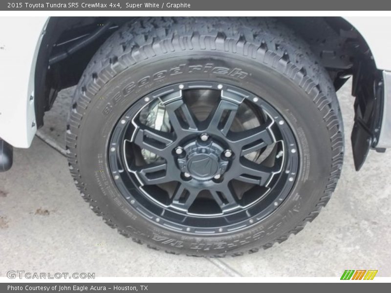 Super White / Graphite 2015 Toyota Tundra SR5 CrewMax 4x4