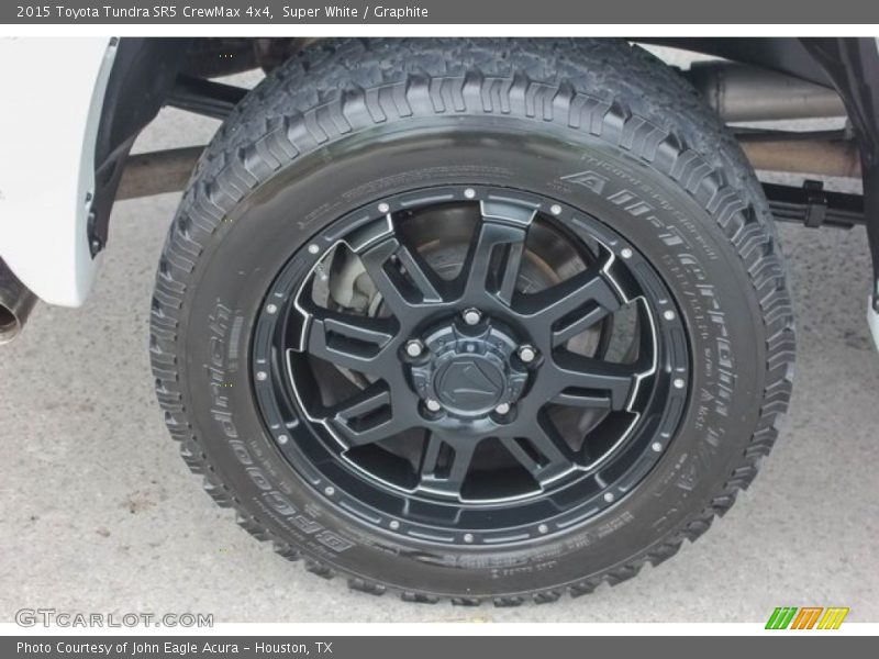 Super White / Graphite 2015 Toyota Tundra SR5 CrewMax 4x4
