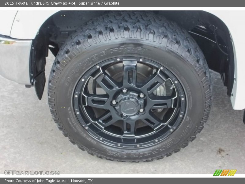Super White / Graphite 2015 Toyota Tundra SR5 CrewMax 4x4