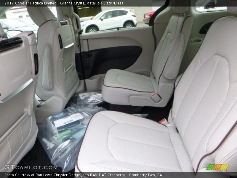 Granite Crystal Metallic / Black/Diesel 2017 Chrysler Pacifica Limited