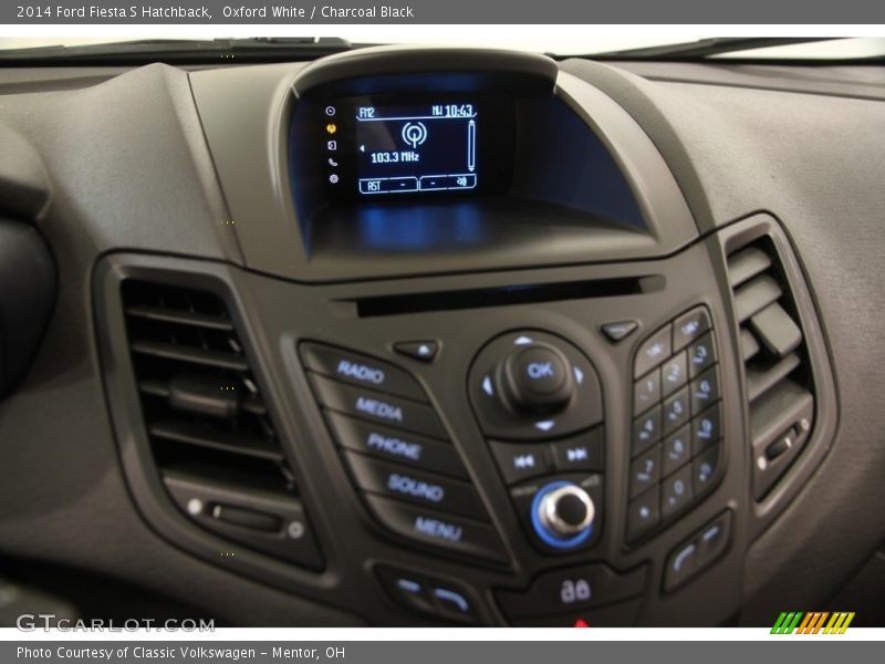 Oxford White / Charcoal Black 2014 Ford Fiesta S Hatchback