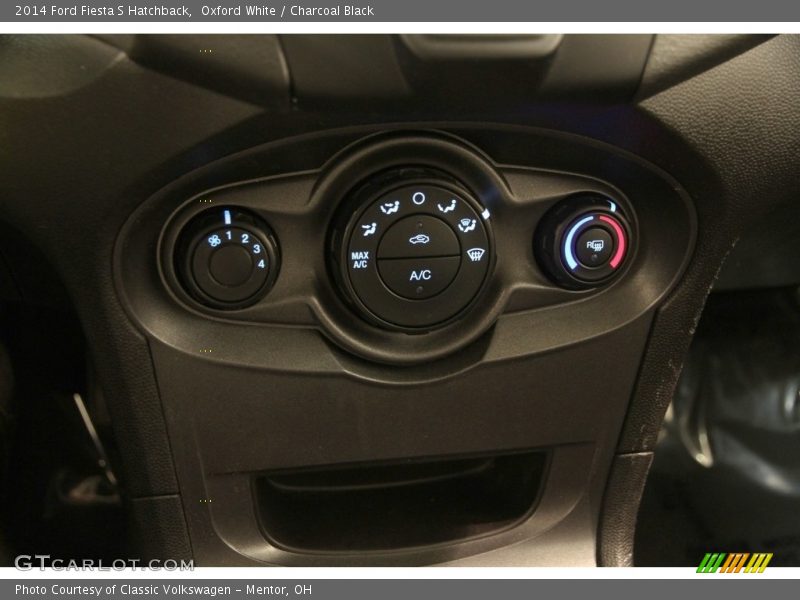 Oxford White / Charcoal Black 2014 Ford Fiesta S Hatchback