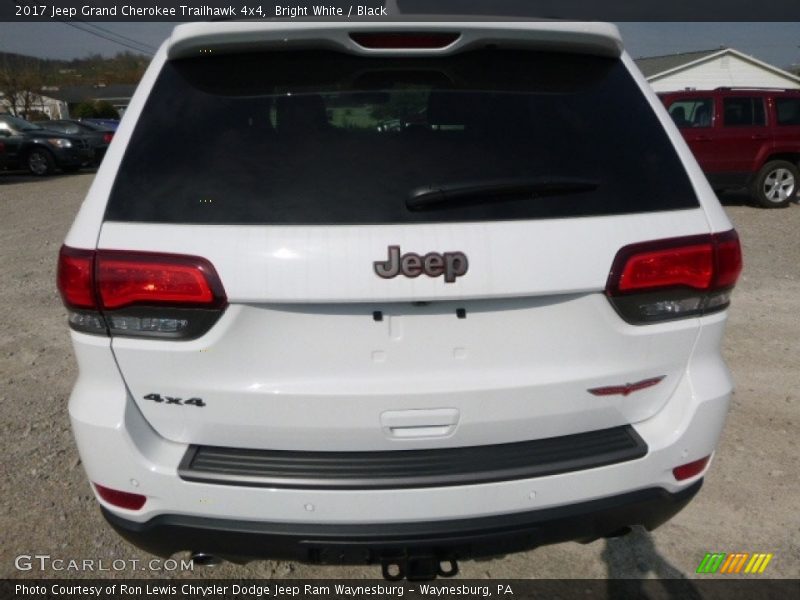 Bright White / Black 2017 Jeep Grand Cherokee Trailhawk 4x4