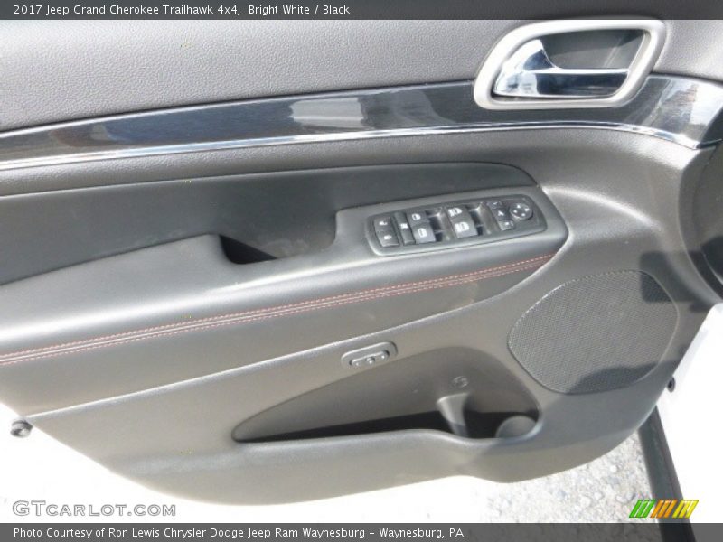 Bright White / Black 2017 Jeep Grand Cherokee Trailhawk 4x4