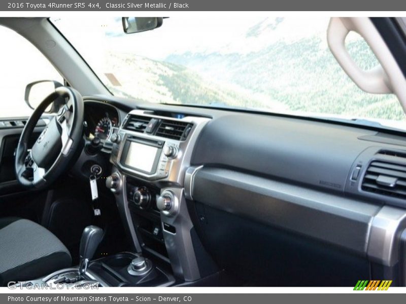 Classic Silver Metallic / Black 2016 Toyota 4Runner SR5 4x4