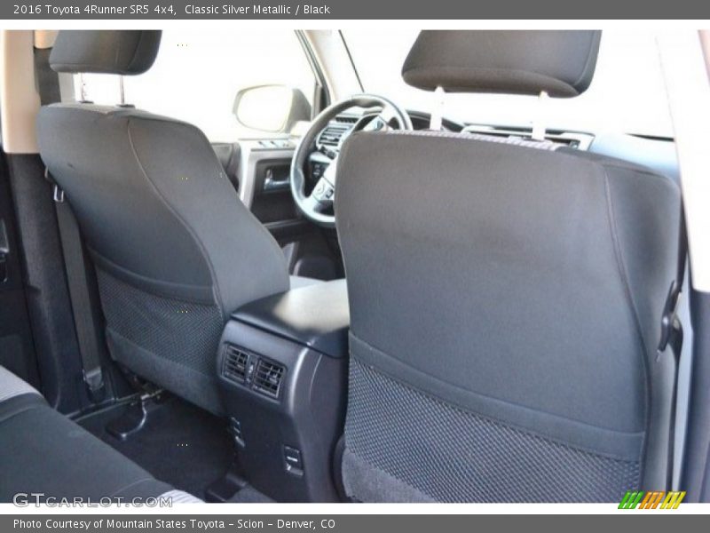 Classic Silver Metallic / Black 2016 Toyota 4Runner SR5 4x4