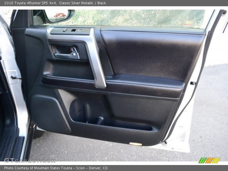 Classic Silver Metallic / Black 2016 Toyota 4Runner SR5 4x4