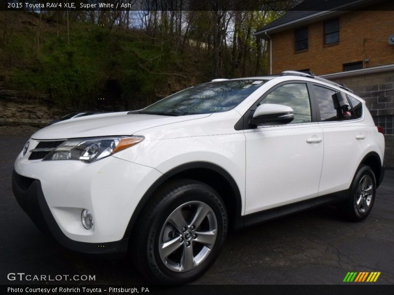 Super White / Ash 2015 Toyota RAV4 XLE
