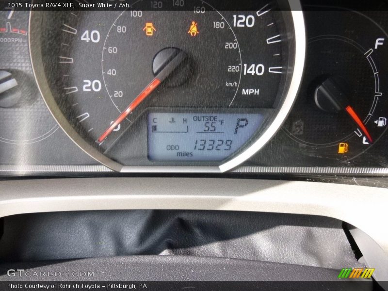 Super White / Ash 2015 Toyota RAV4 XLE