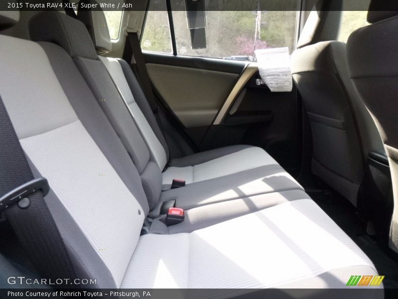 Super White / Ash 2015 Toyota RAV4 XLE