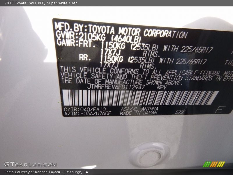 Super White / Ash 2015 Toyota RAV4 XLE