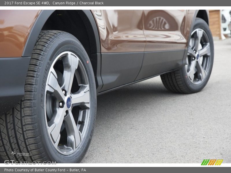 Canyon Ridge / Charcoal Black 2017 Ford Escape SE 4WD