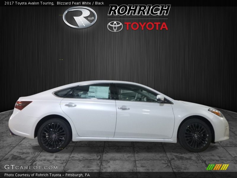 Blizzard Pearl White / Black 2017 Toyota Avalon Touring