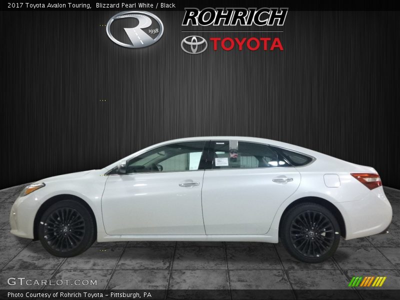 Blizzard Pearl White / Black 2017 Toyota Avalon Touring