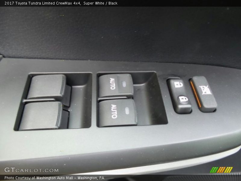 Super White / Black 2017 Toyota Tundra Limited CrewMax 4x4
