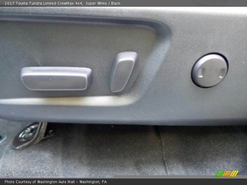 Super White / Black 2017 Toyota Tundra Limited CrewMax 4x4