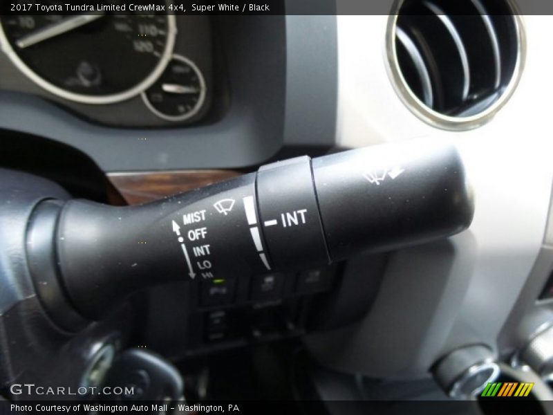 Super White / Black 2017 Toyota Tundra Limited CrewMax 4x4