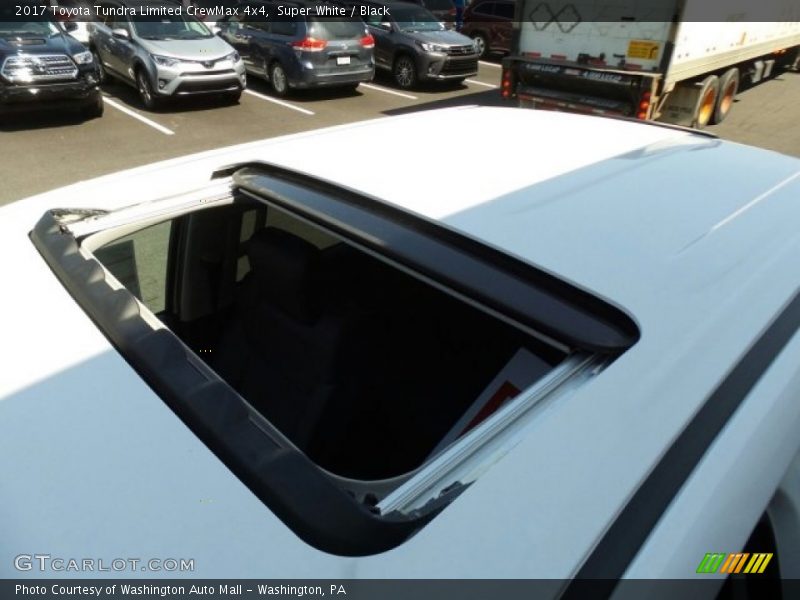 Super White / Black 2017 Toyota Tundra Limited CrewMax 4x4