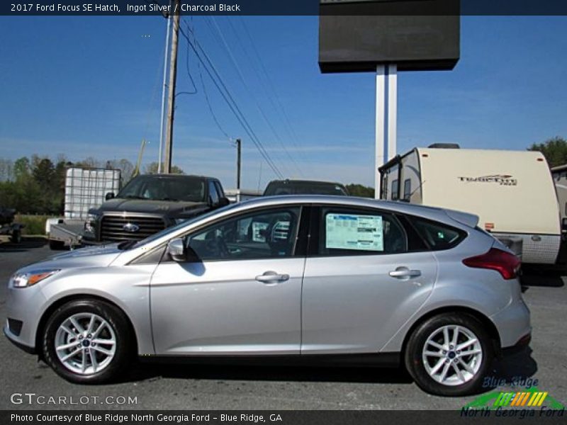 Ingot Silver / Charcoal Black 2017 Ford Focus SE Hatch