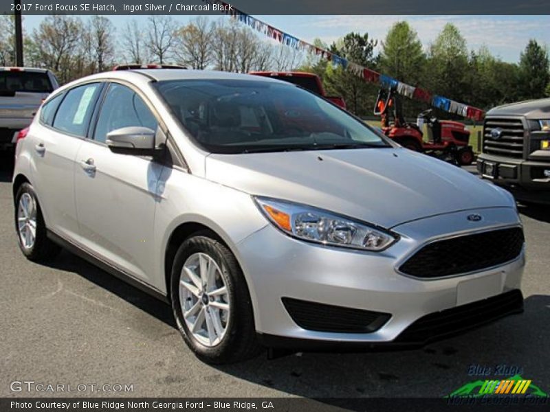 Ingot Silver / Charcoal Black 2017 Ford Focus SE Hatch