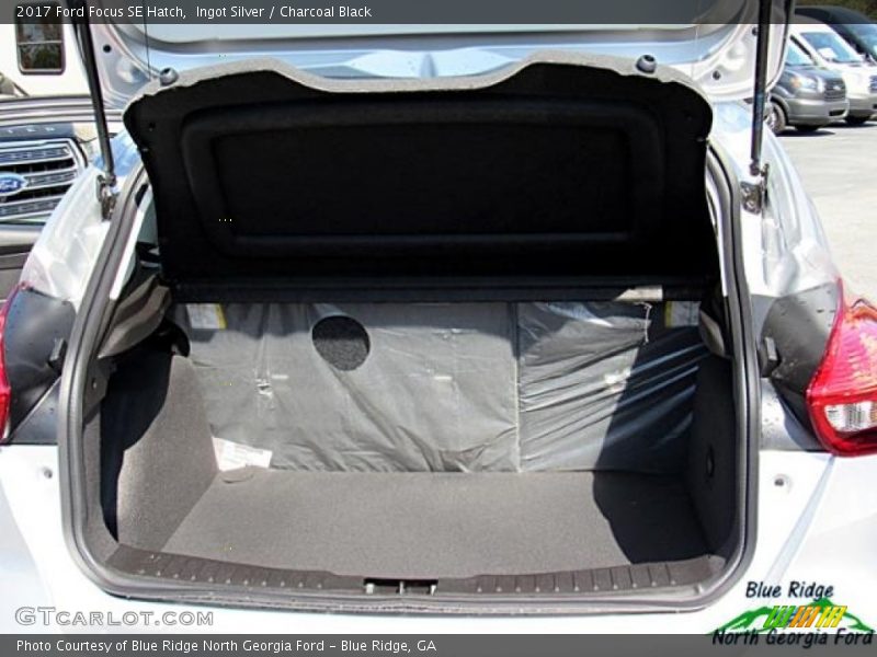 Ingot Silver / Charcoal Black 2017 Ford Focus SE Hatch