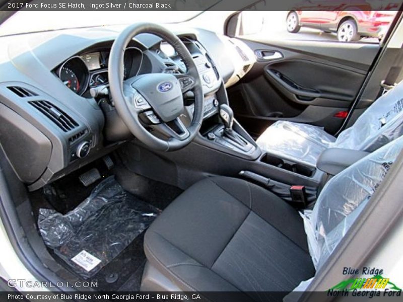 Ingot Silver / Charcoal Black 2017 Ford Focus SE Hatch