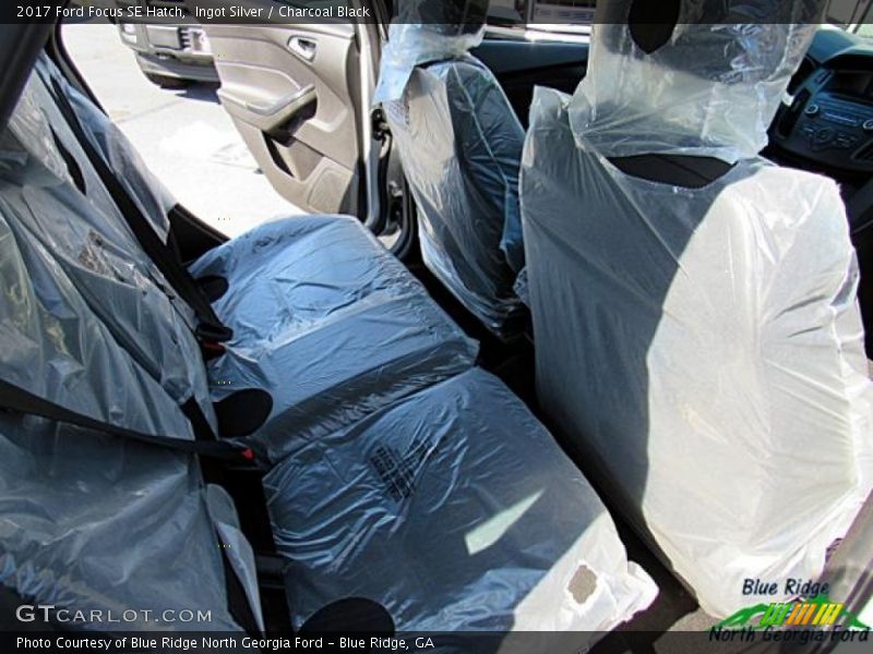 Ingot Silver / Charcoal Black 2017 Ford Focus SE Hatch