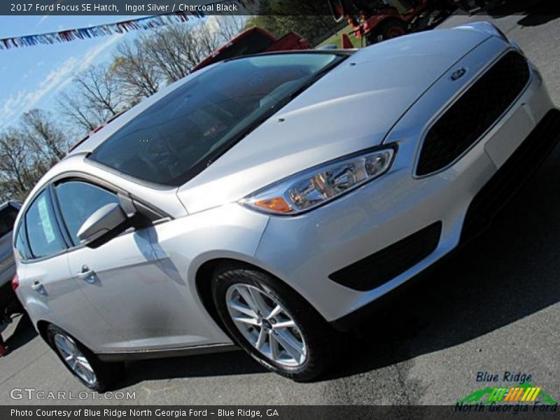 Ingot Silver / Charcoal Black 2017 Ford Focus SE Hatch