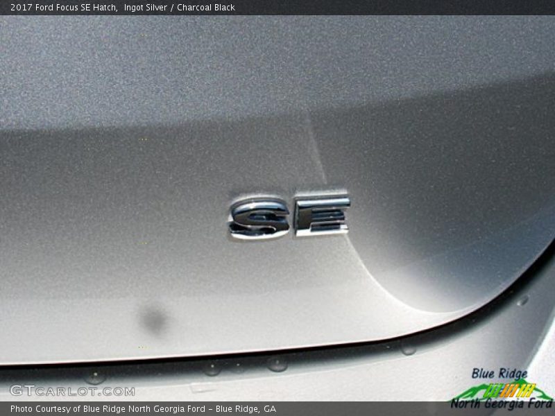 Ingot Silver / Charcoal Black 2017 Ford Focus SE Hatch