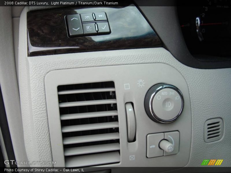 Light Platinum / Titanium/Dark Titanium 2008 Cadillac DTS Luxury