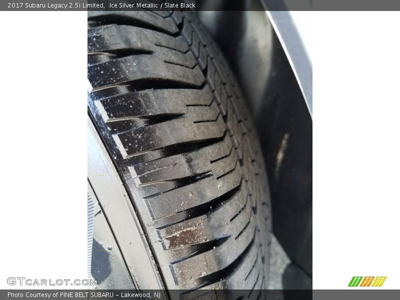 Ice Silver Metallic / Slate Black 2017 Subaru Legacy 2.5i Limited