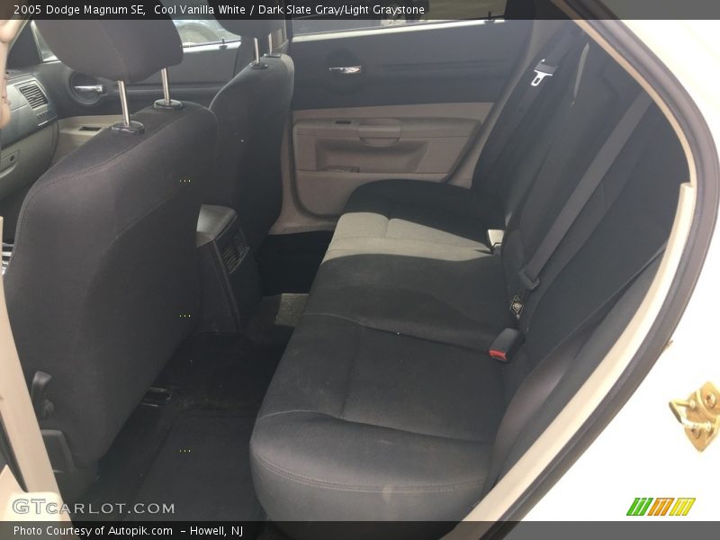 Cool Vanilla White / Dark Slate Gray/Light Graystone 2005 Dodge Magnum SE
