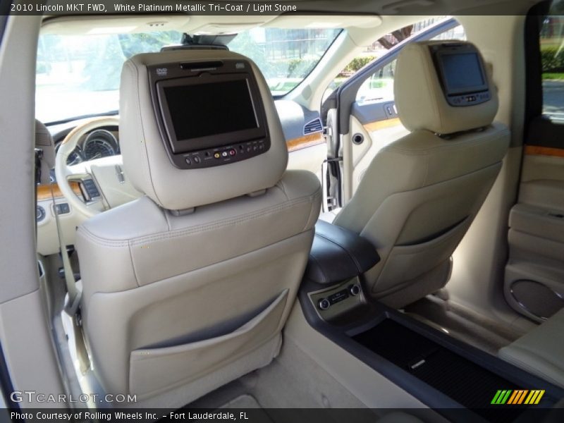 Entertainment System of 2010 MKT FWD